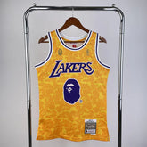 LOS ANGELES LAKERS EDICIÓN ESPECIAL BAPE AMARILLA (RETRO)
